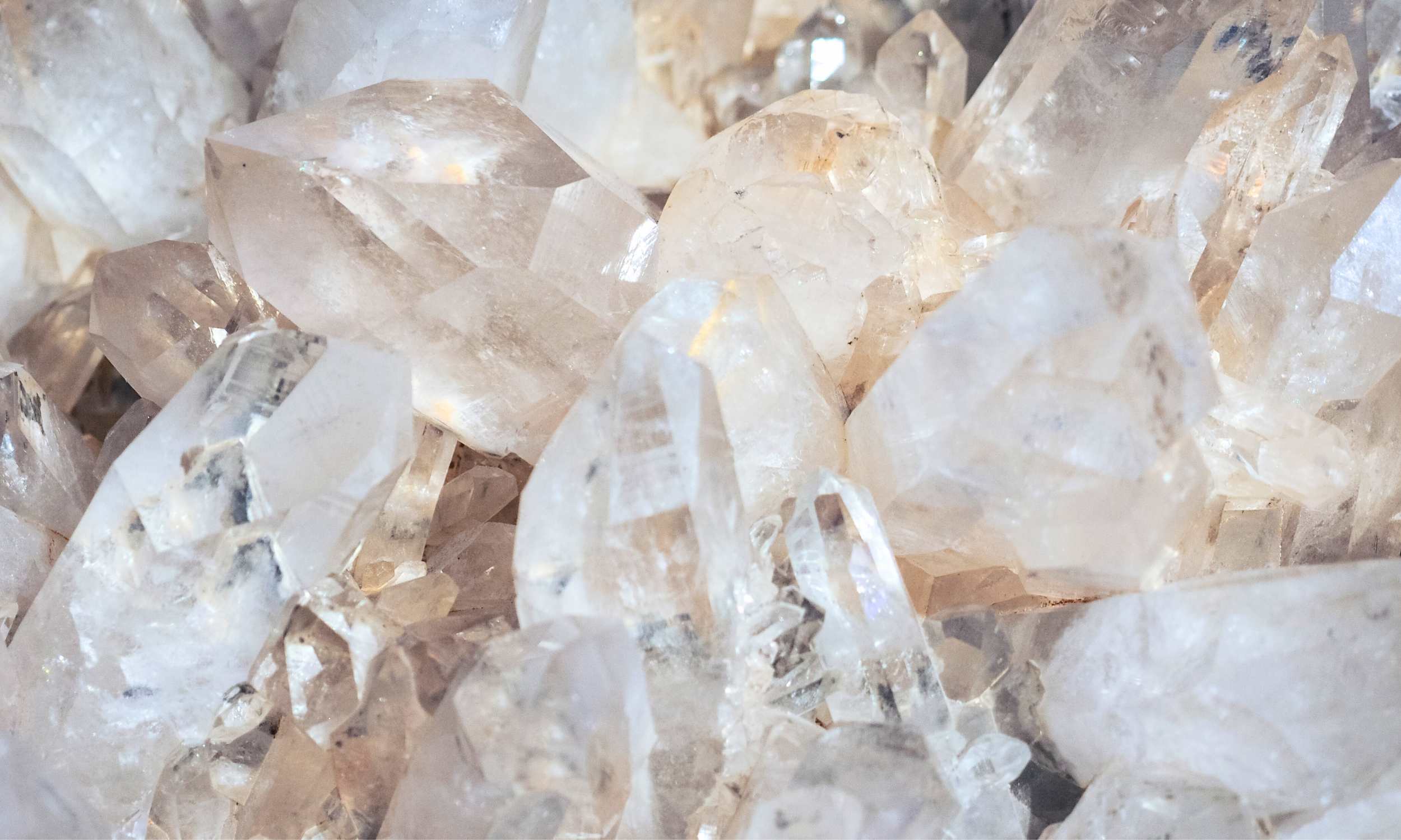Les 9 vertus du Cristal de Roche ou Quartz Clair pendant la grossesse ...